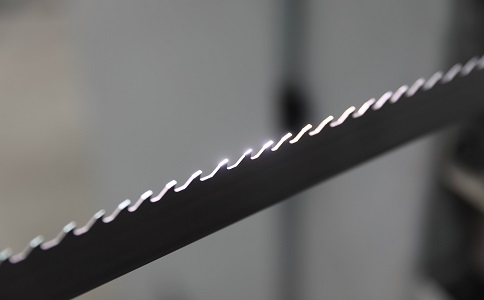 潮州双金属带锯条产生切削噪音的原因具体有哪些？